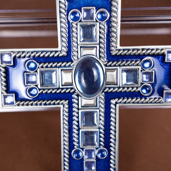 Vintage UDC 2003 Blue Silver Bejeweled Spiritual Harvest Cross - Picture 3 of 4